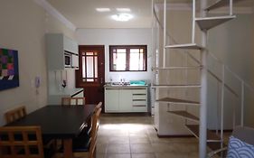 Apartamento Duplex a 100 metros da Praia de Boracéia